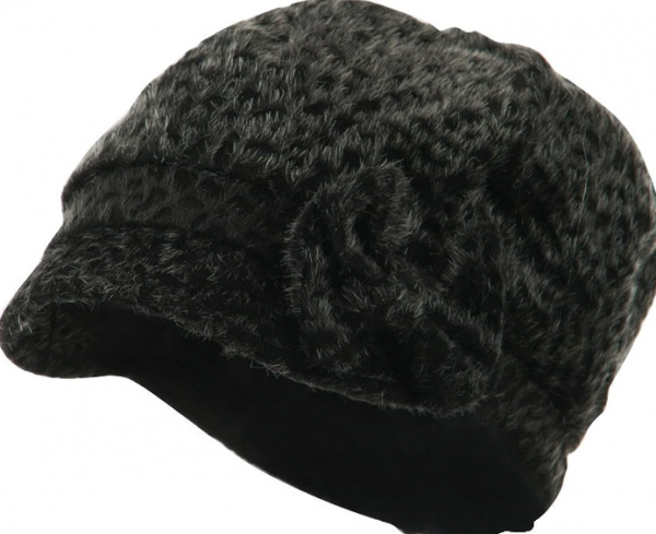 Topi newsboy dengan aksen tassel